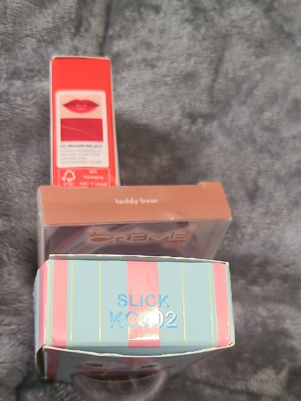 Assorted Makeup Bundle - Picture 2 of 3